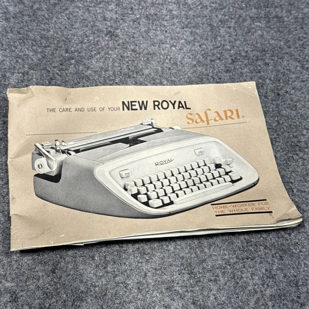 User Instruction Manual for a Royal Safari Typewriter